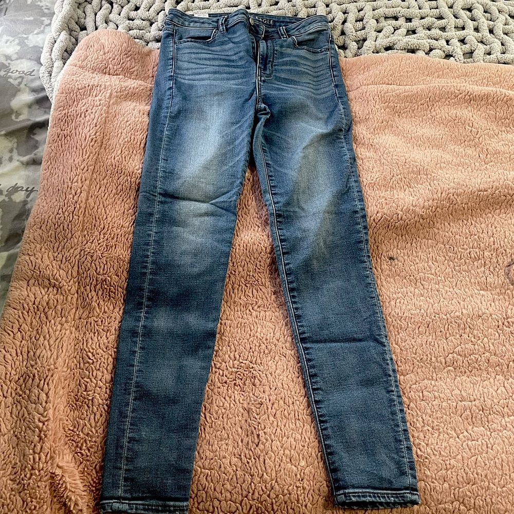 American eagle blue skinny jeans.